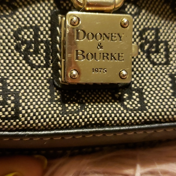 Purse - Picture 2 of 4